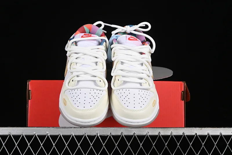 All categories Nk SB Dunk series Nk SB Dunk Low low-top sneakers Nk Dunk Low Cake Bear Jiuqi white and yellow low-top casual sneakers FN8913-141